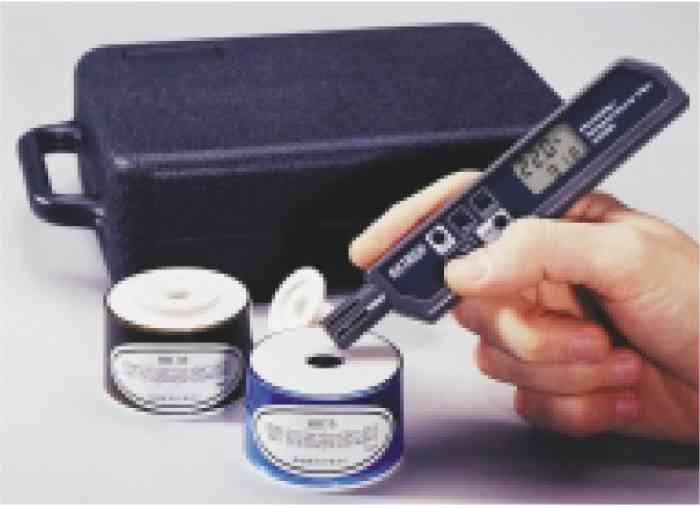 Extech 445582 Temp / Humidity Pen Kit with RH Standards from MeterMall 